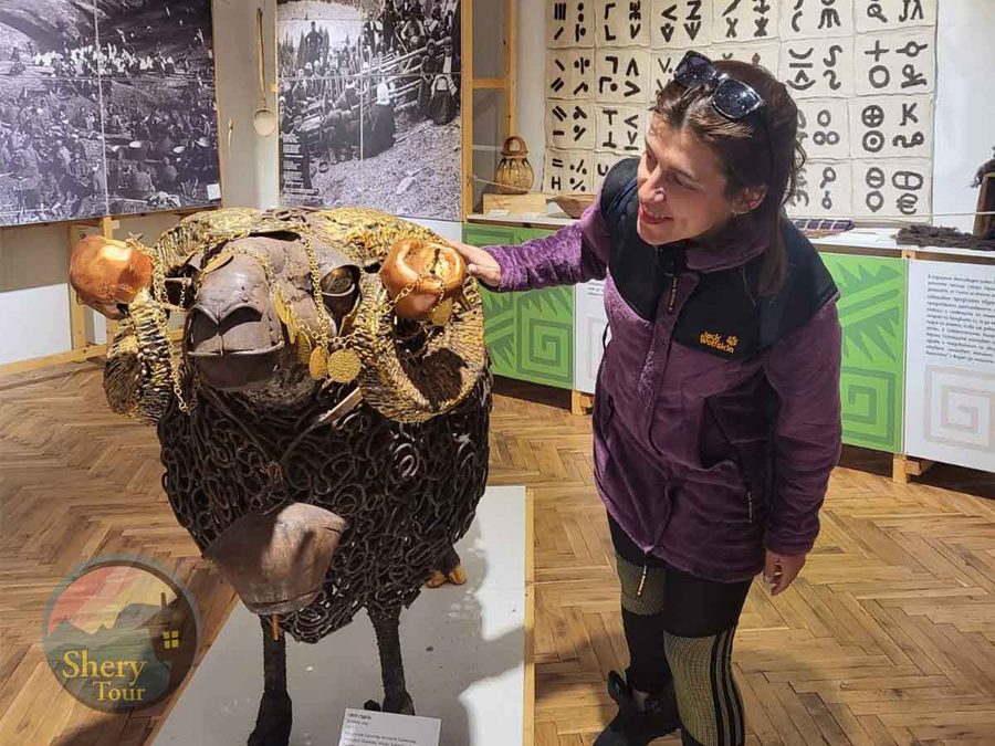 Дворът на Земенския манастир
